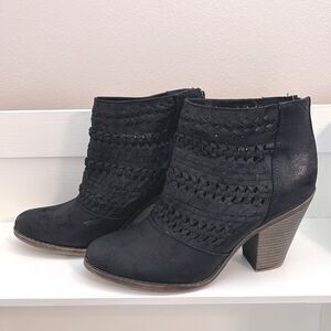 Fergalicious by Fergie Women’s Wanderer Black Ankle Booties Boots Size 9.5